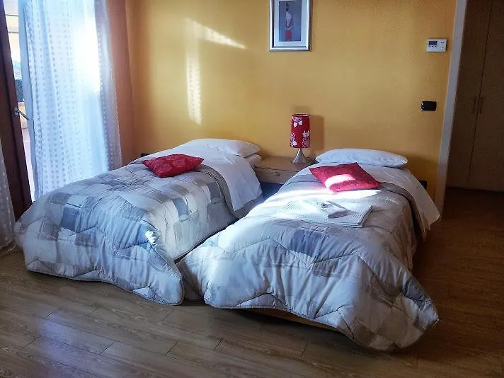 La Marina Resort Aparthotel Pontida